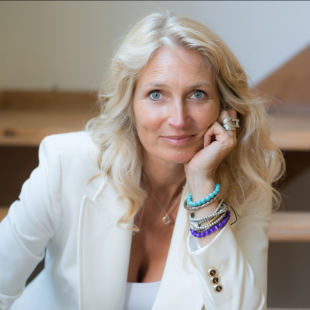 Nathalie Weidenfeld logo