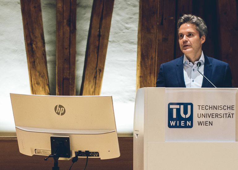 Clemens Heitzinger at CAIML Opening 2021 Picture Amélie Chapalain / TU Wien Informatics